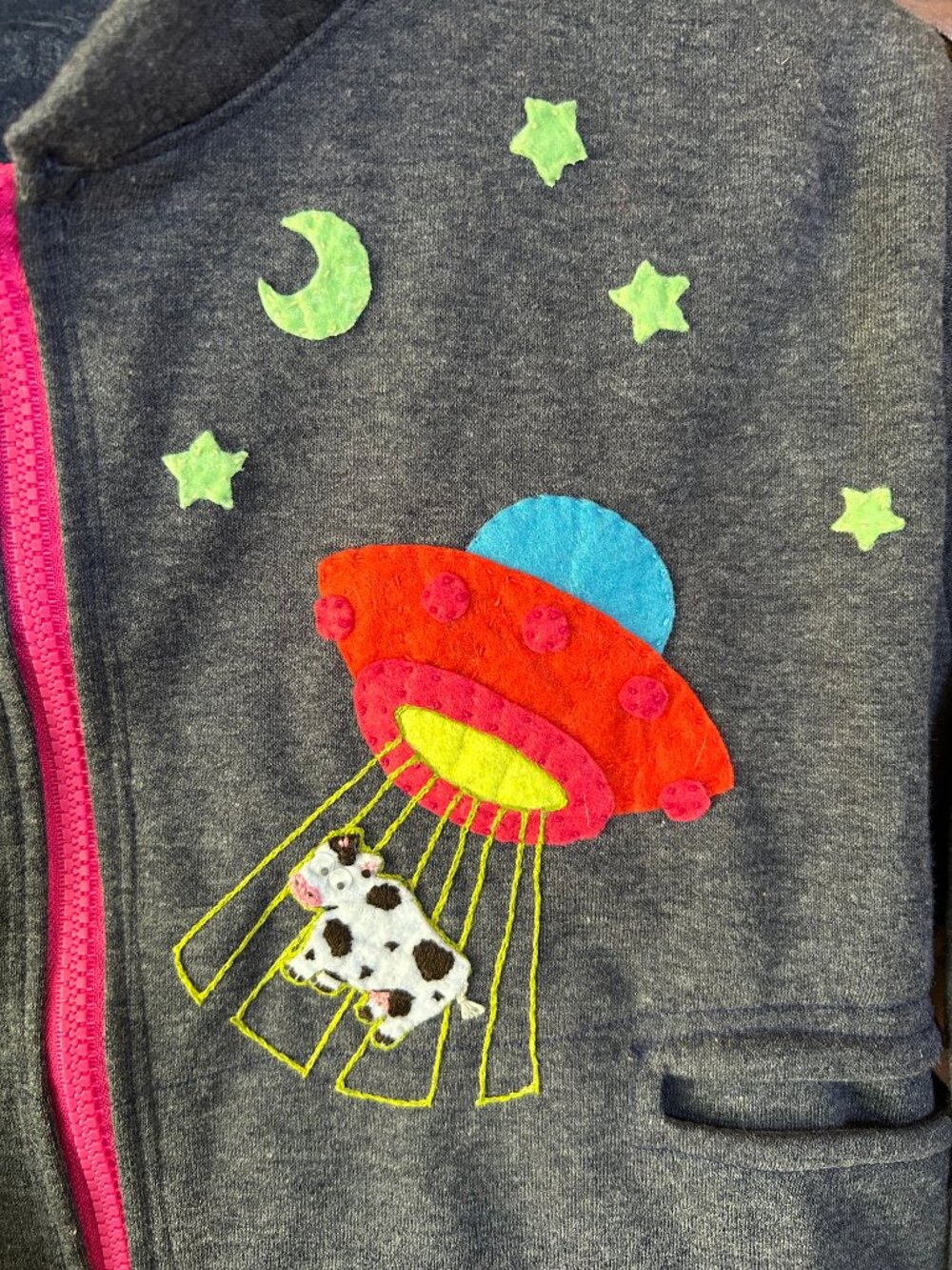 UFO Crop Bomber Glow in the Dark - Picture 3 of 5